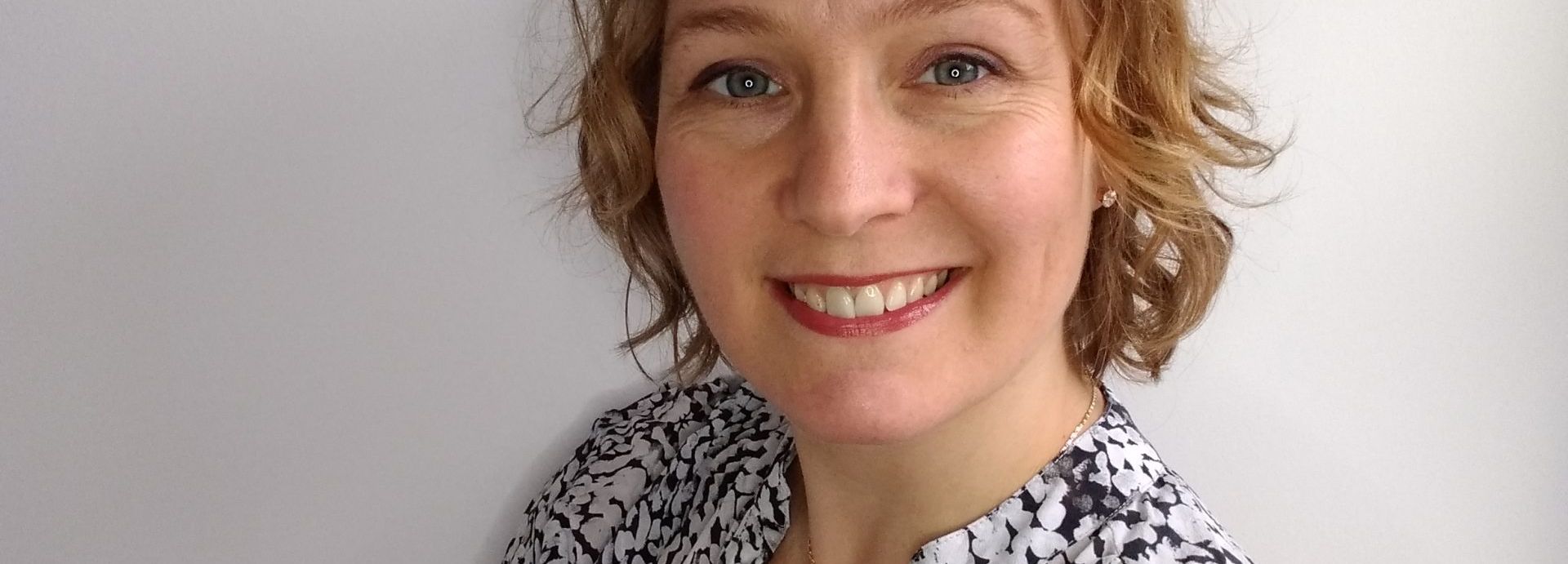 Hannah Portrait 2022 B Scaled