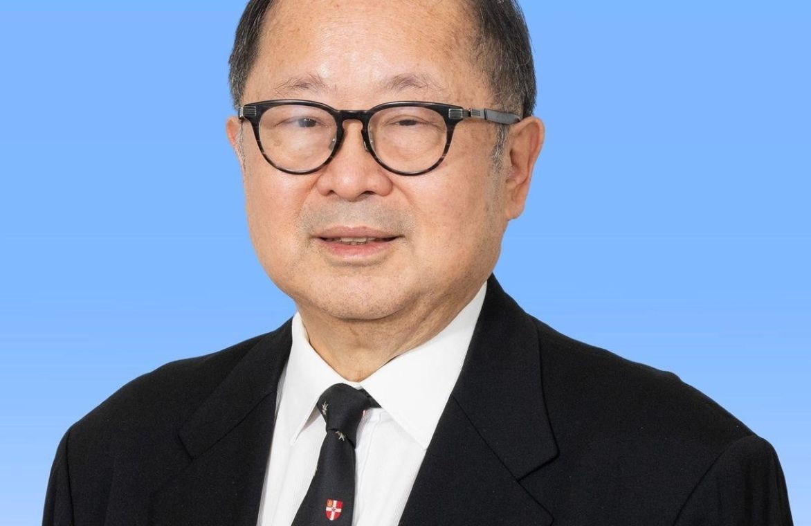 Photo Of Dr Donald Li Blue Background Edit 2